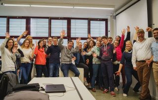 Schülergruppe im eagleControl-Workshop an der Hotelfachschule Heidelberg mit Ralf Hein